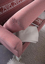 Detailaufnahme Klappe des Friesensofa zum verstauen von Kissen etc. Detailaufnahme Klappe des Friesensofa zum verstauen von Kissen etc.